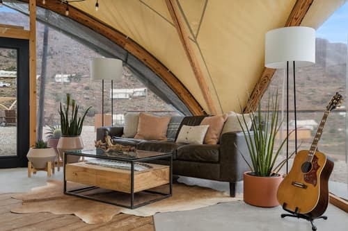 Under Canvas Zion, Lobby sitting area