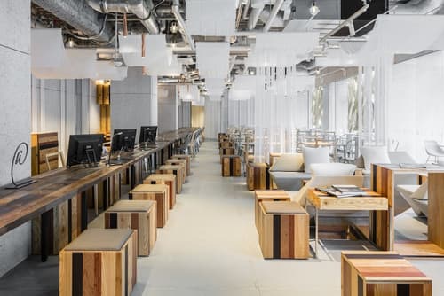 ONE＠Tokyo by insomnia, Lobby sitting area