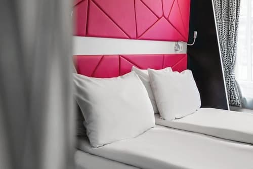 Magic Hotel Xhibition - Self-service-hotel, Room