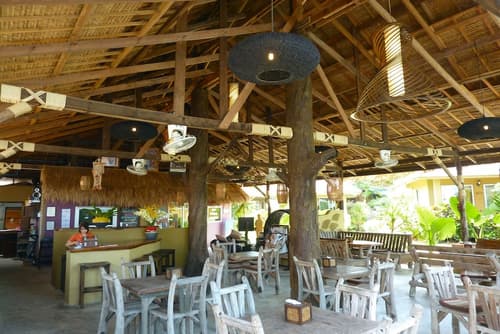 Lanta Castaway Beach Resort, Restaurant