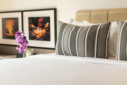 Theatre Residence, Room