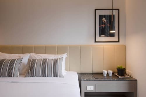 Theatre Residence, Room