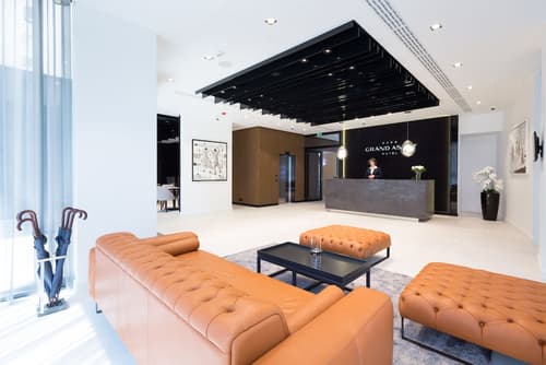 Grand Ascot Hotel, Lobby lounge