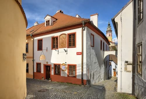 Castle View Apartments, Primary image