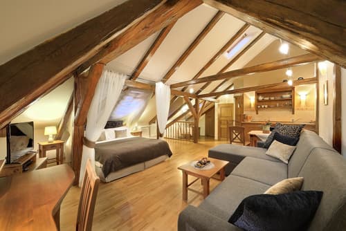 Castle View Apartments, Room