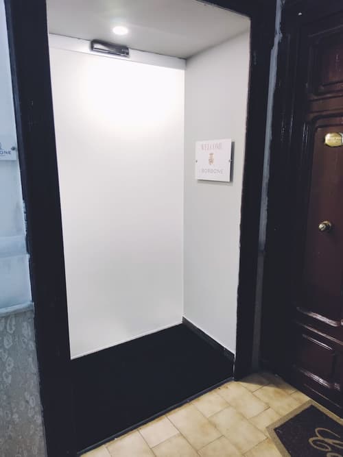 B&B I Borbone, Interior entrance