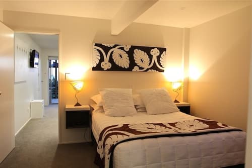 Kokomo Retreat, Room