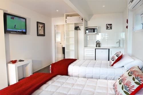 Kokomo Retreat, Room