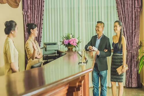 Phnom Penh Era Hotel, Reception