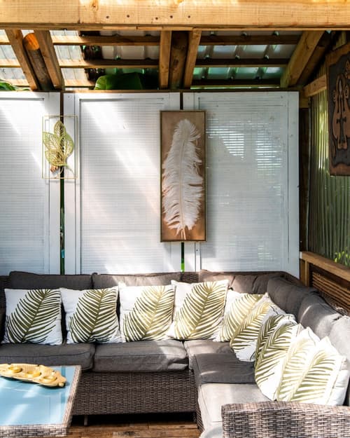 Hare Nua, Lobby sitting area