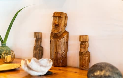 Hare Nua, Interior entrance