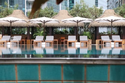 Grand Hyatt Manila, Pool