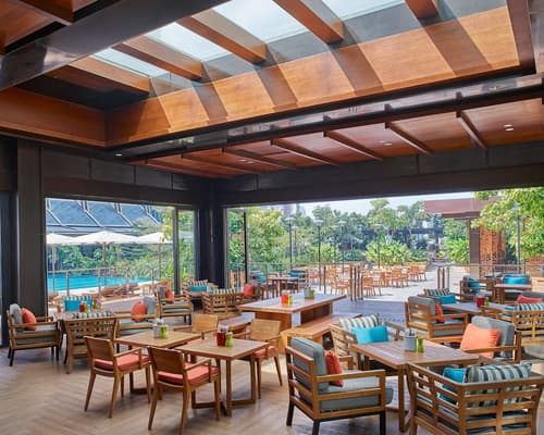 Grand Hyatt Manila, Restaurant