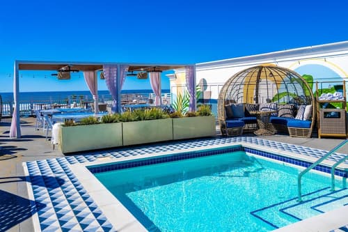 Inn at the Pier Pismo Beach, Curio Collection by Hilton, Pool