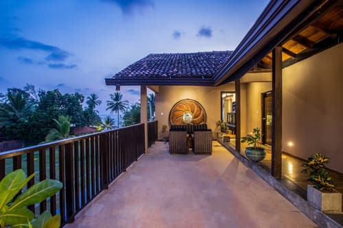 Earl's Reef Hotel, Balcony