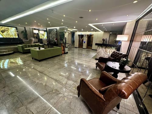 Laodikya Otel, Primary image