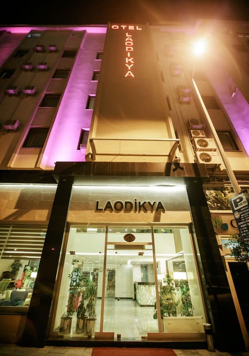 Laodikya Otel, Property entrance