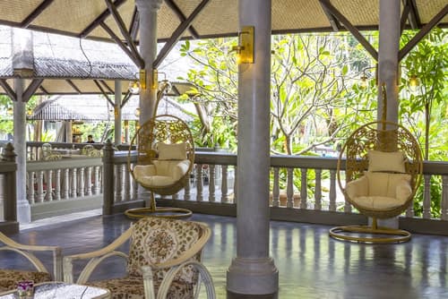 Let's Hyde Pattaya Resort & Villas, Lobby sitting area