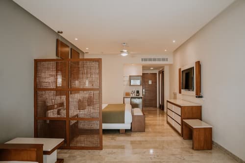 The Reef 28 Hotel & Spa - Luxury Adults Only - All Suites, Room