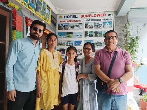 Hotel Sunflower, Reception