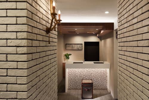 the b shimbashi, Reception