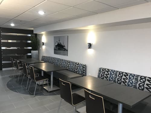 Wingate by Wyndham Louisville Fair and Expo, Lobby sitting area