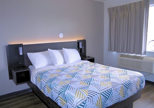 Motel 6 Del Rio, TX, Room