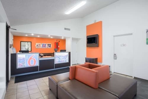 Motel 6 Kingman, AZ - Route 66 West, Lobby