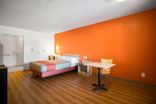 Motel 6 Kingman, AZ - Route 66 West, Room