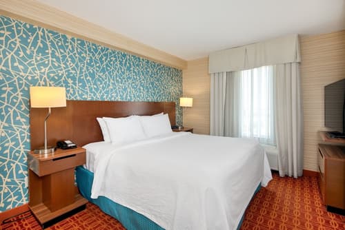 Fairfield Inn and Suites by Marriott Toronto Airport, Room