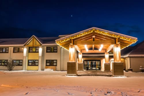 Prestige Hudson Bay Lodge & Conference Centre, WorldHotels Crafted Collection, Front of property