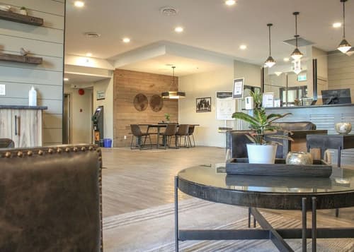 Prestige Hudson Bay Lodge & Conference Centre, WorldHotels Crafted Collection, Lobby