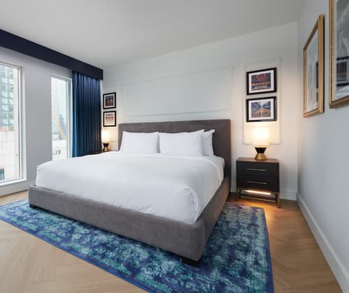 Pantages Hotel Downtown Toronto, Room