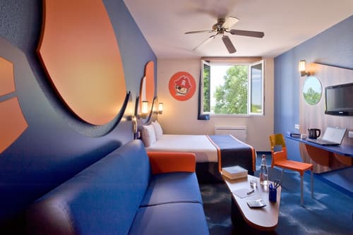 Explorers Hotel, Room