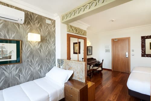 Sercotel President, Room