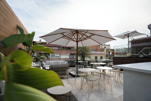 Hotel Zenit Conde De Borrell, Rooftop pool