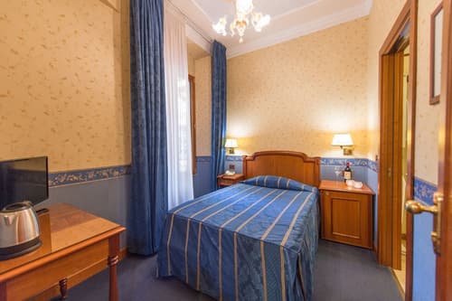 Diana Park Hotel, Room