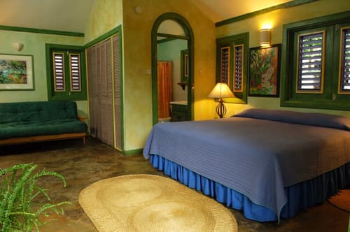 Country Country, Room