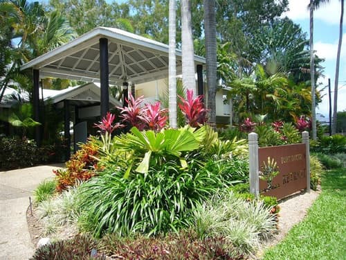 Port Douglas Retreat, Front of property