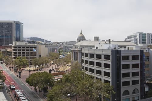 Aida Plaza Hotel, Exterior