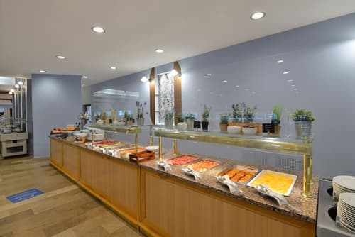 Danubius Hotel Annabella, Breakfast buffet