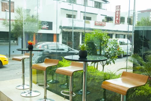 Hotel Embassy, Lobby