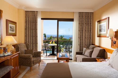 GF Gran Costa Adeje, Room
