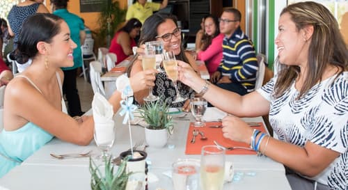 MVC Eagle Beach, Dining