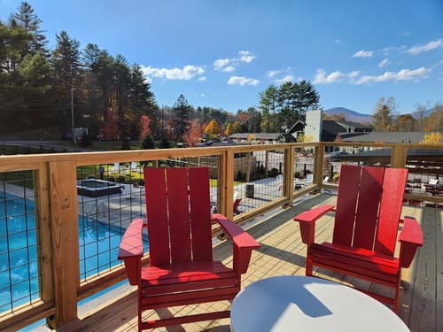 Outbound Stowe, Room