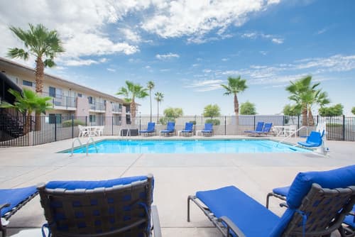 Days Inn by Wyndham Lake Havasu, Pool