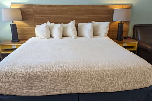 Days Inn by Wyndham Lake Havasu, Room