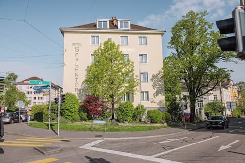 Hotel Spalentor, Front of property