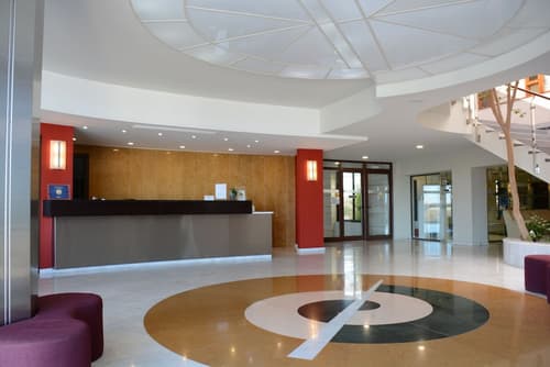 Macaris Suites and SPA, Interior entrance