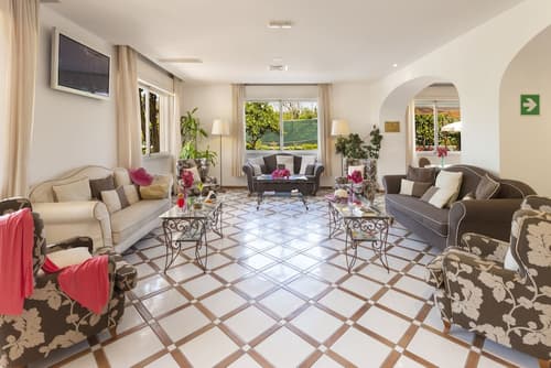 Hotel Alpha, Lobby sitting area